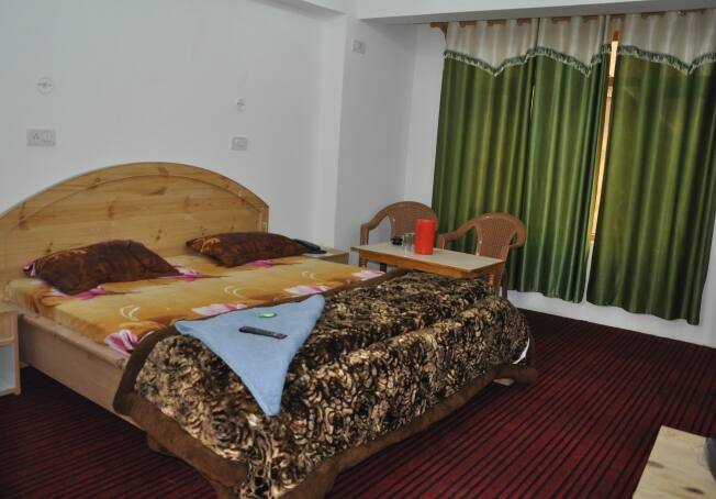 Hotel Posh I Mall, Srinagar 1